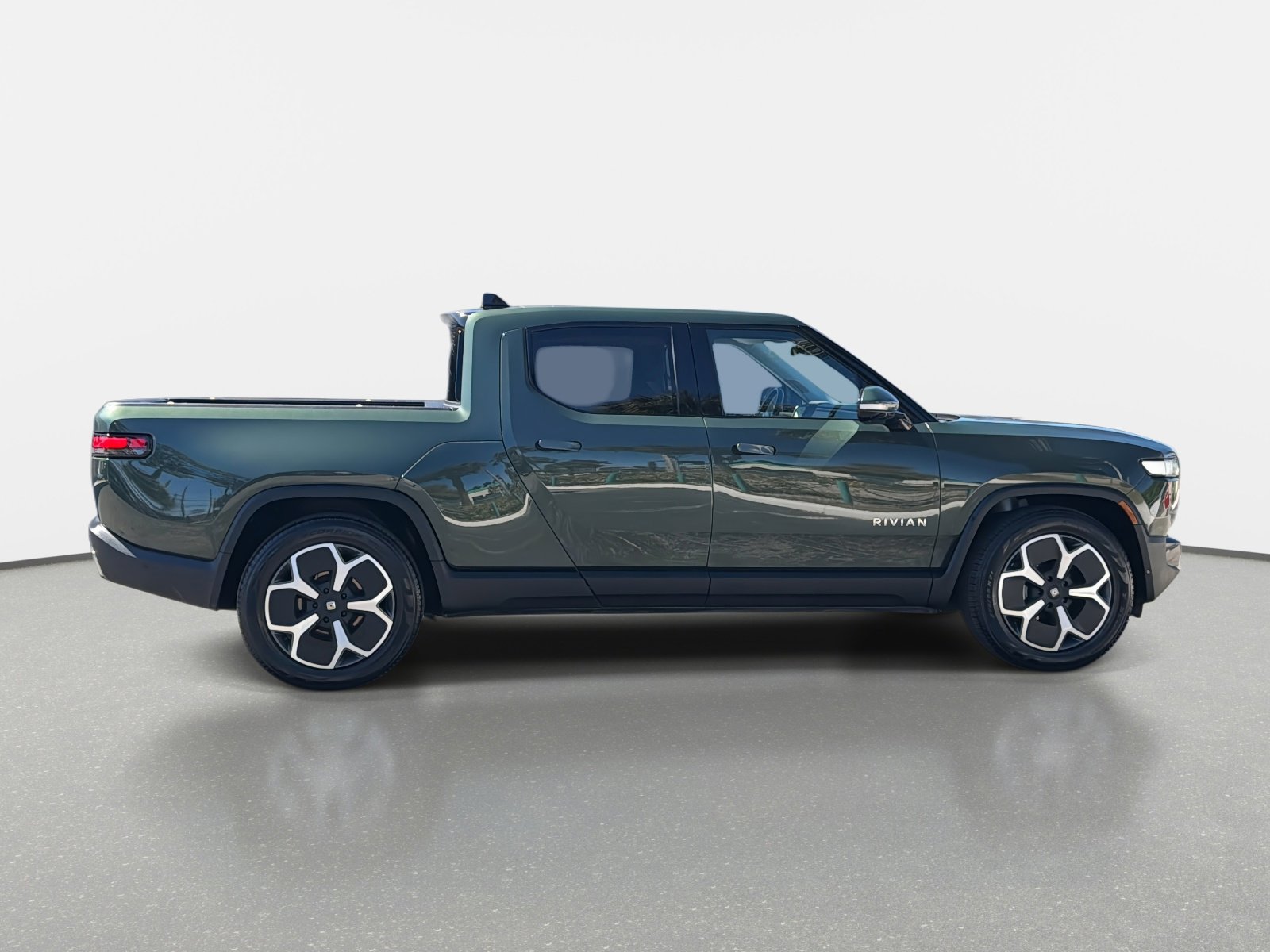Used 2024 Rivian R1T Adventure image 2