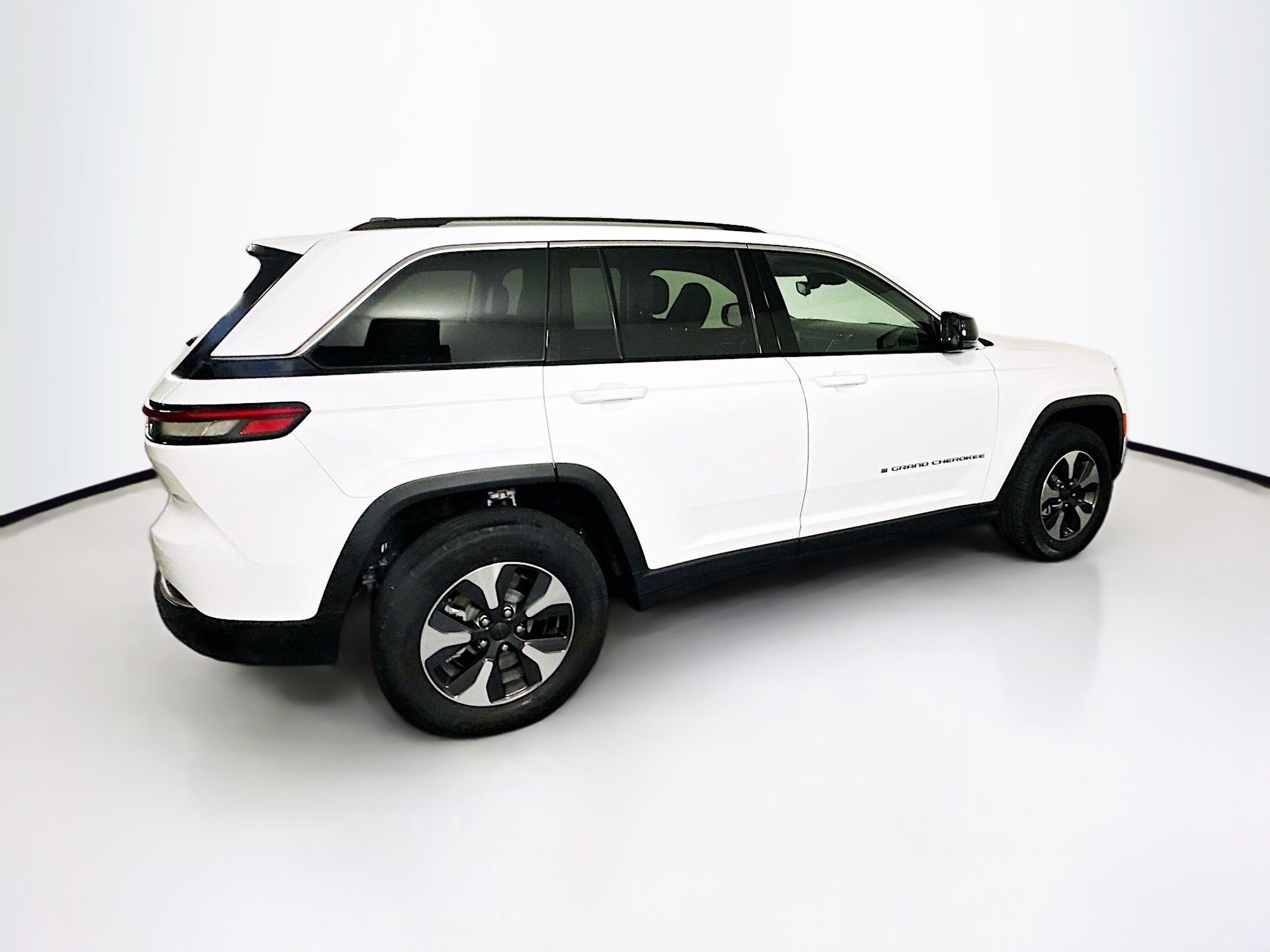 Used 2022 Jeep Grand Cherokee Limited 4xe image 10