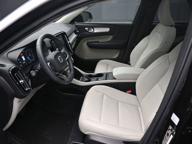 Used 2020 Volvo XC40 T5 Momentum w/ Premium Package image 20