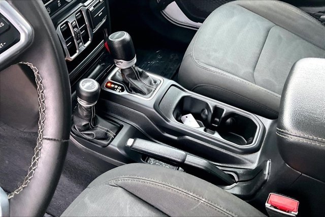 Used 2023 Jeep Gladiator Overland image 19