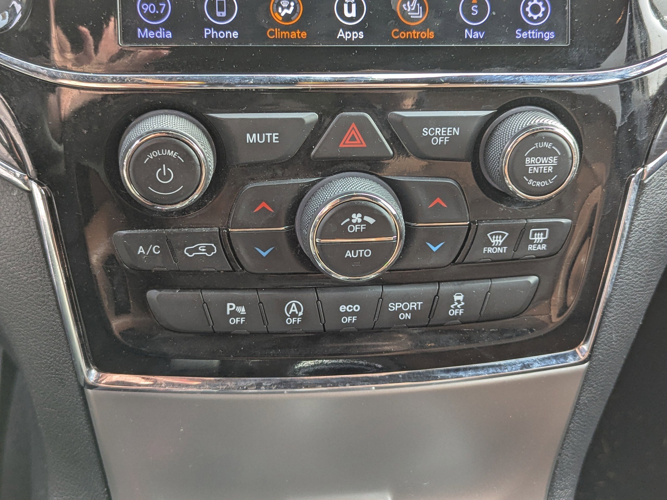 Used 2020 Jeep Grand Cherokee Overland image 26