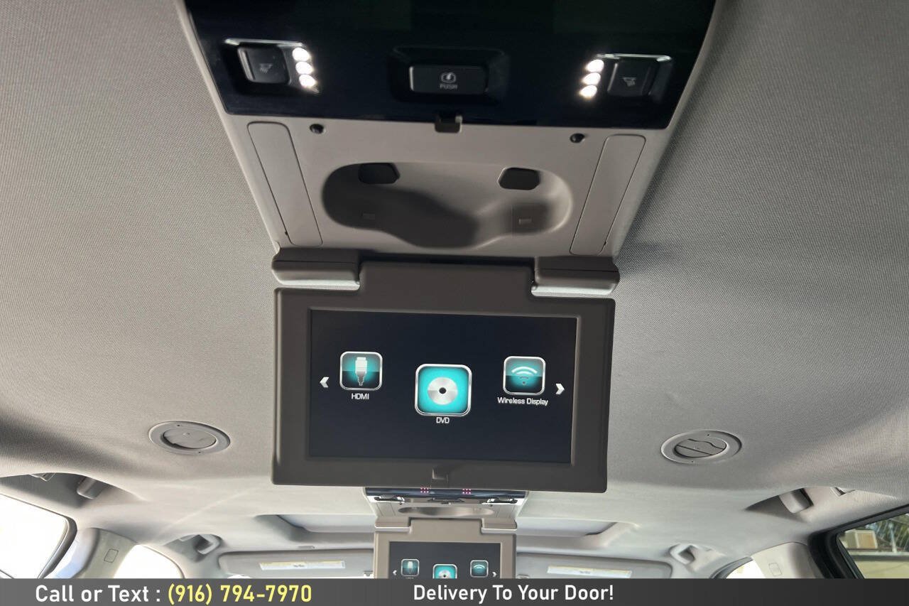 Used 2020 Chevrolet Suburban LT AWD/4WD image 31