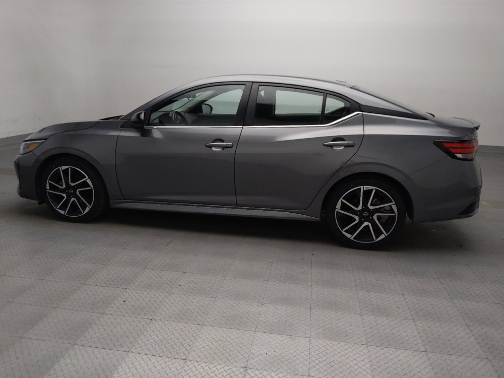 Used 2025 Nissan Sentra SR FWD image 3
