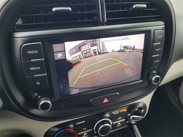 Used 2023 Kia Soul LX w/ LX Technology Package image 13