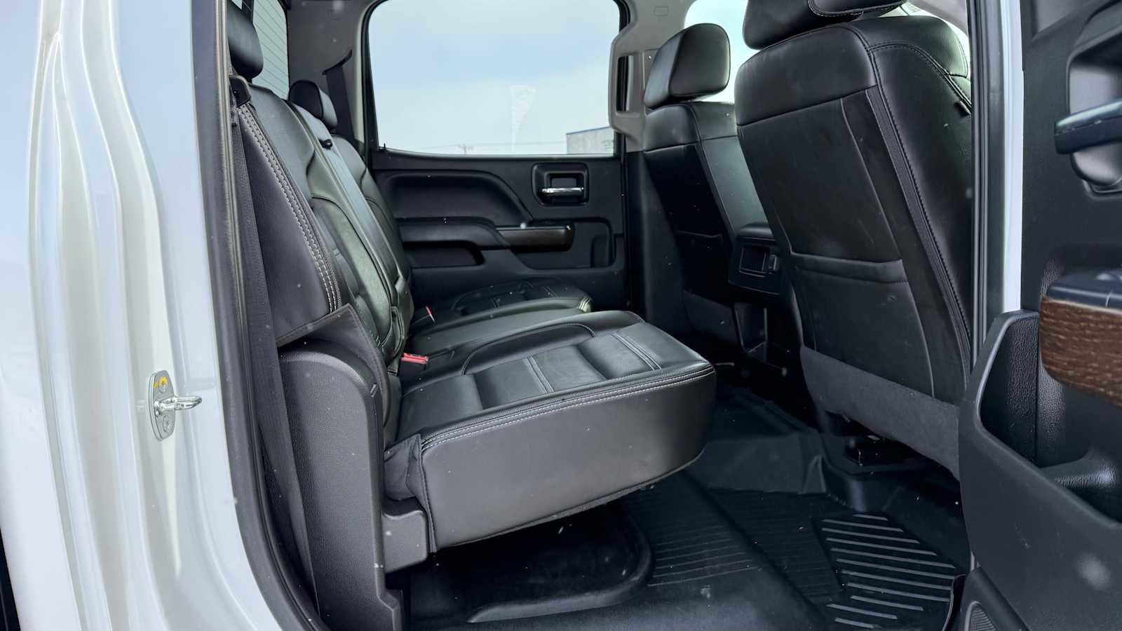 Used 2019 GMC Sierra 2500 Denali w/ Duramax Plus Package AWD/4WD image 11