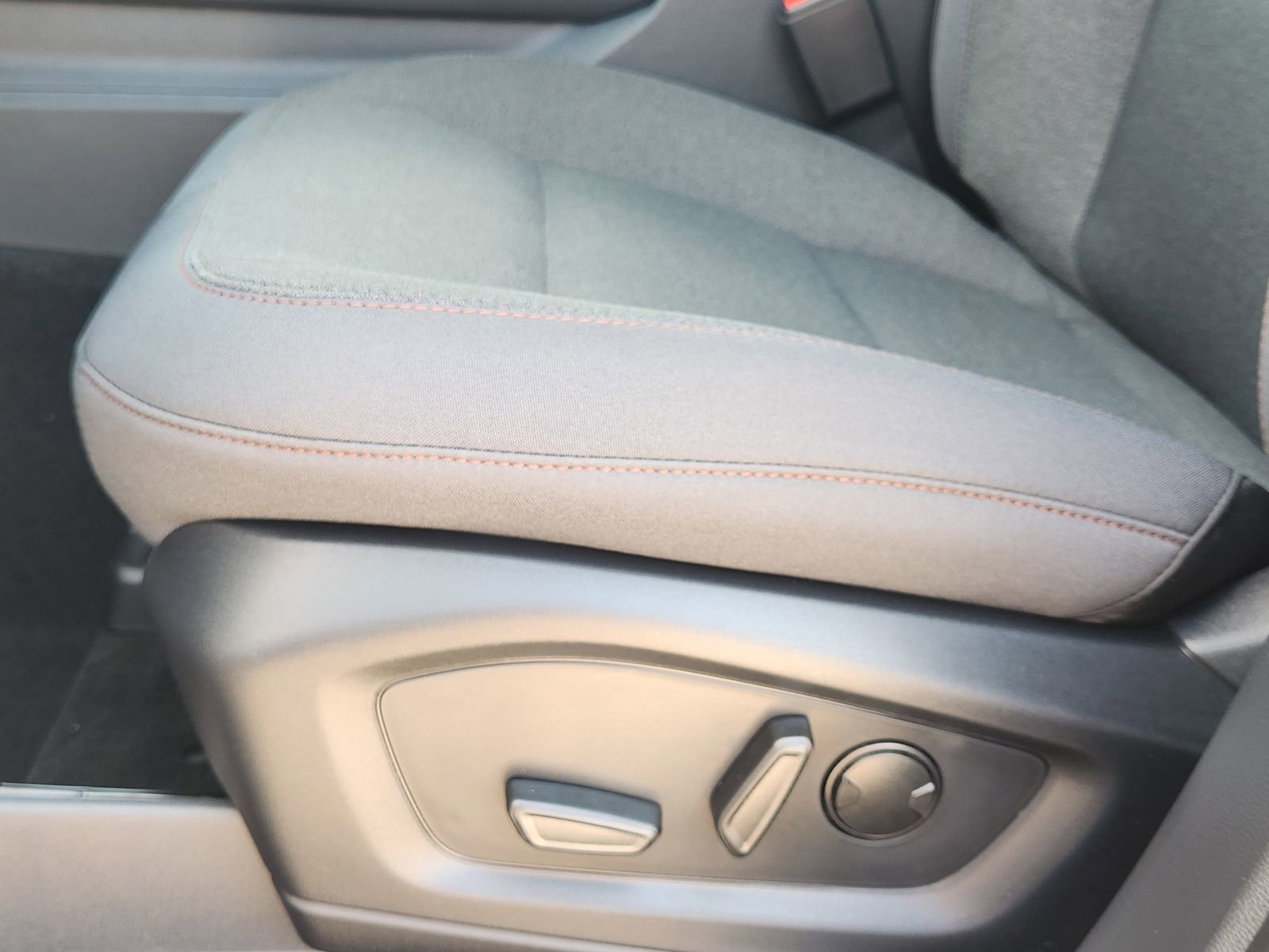 New 2026 Ford Explorer Active image 22