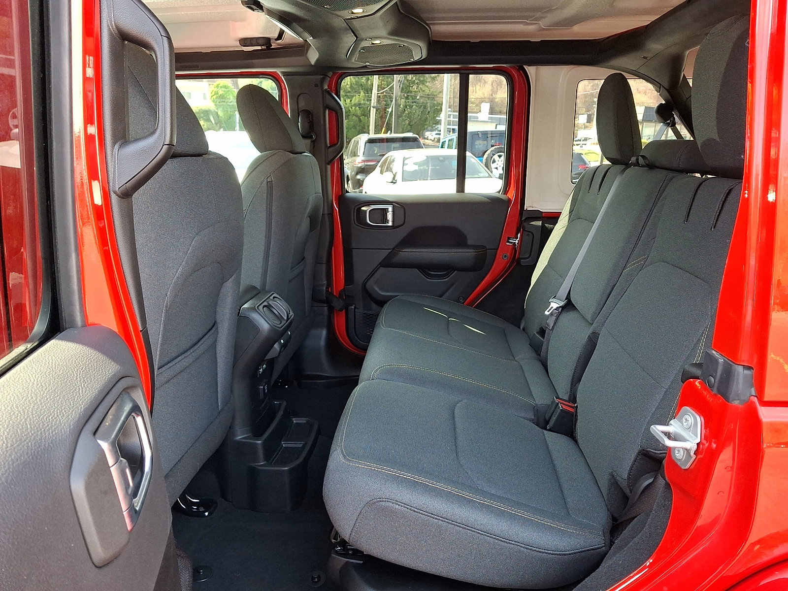 Certified 2025 Jeep Wrangler Sahara w/ Safety Group AWD/4WD image 10