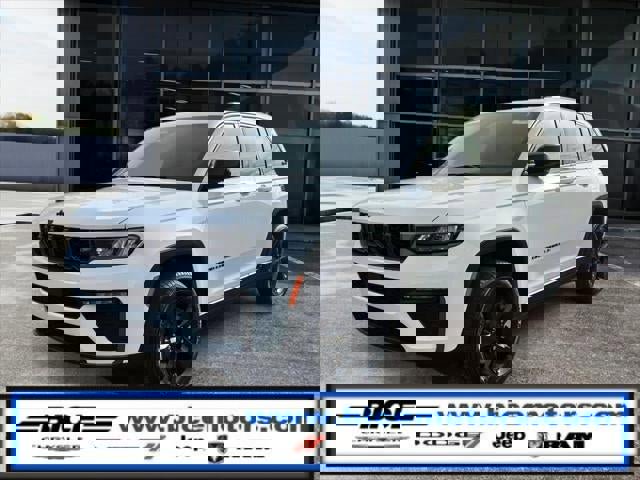 New 2026 Jeep Grand Cherokee Limited w/ Limited Altitude Package image 24