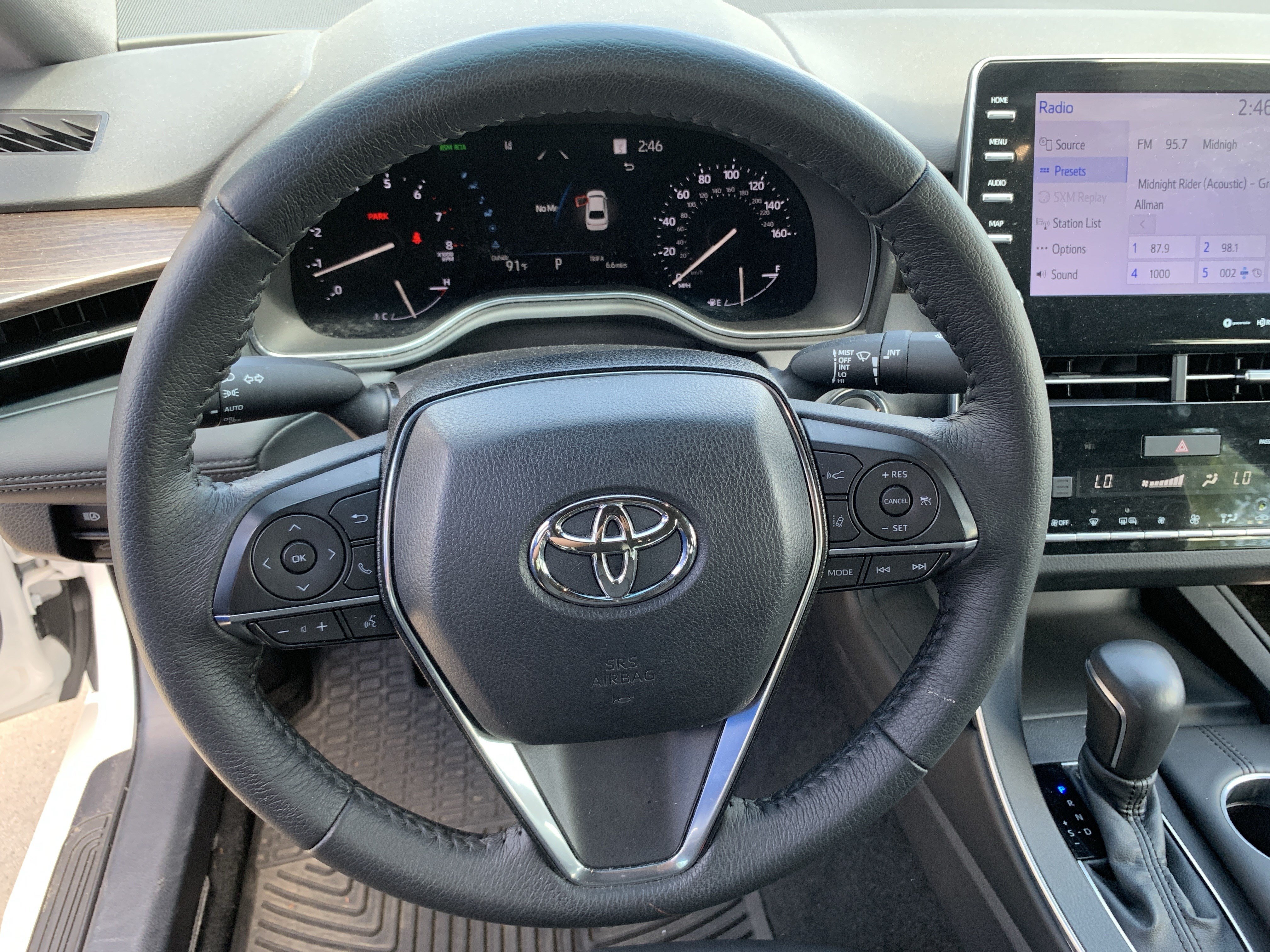 Used 2022 Toyota Avalon XLE FWD image 18
