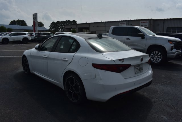 Used 2022 Alfa Romeo Giulia Ti AWD/4WD image 6