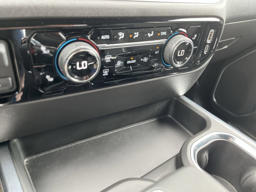 Used 2025 Chevrolet Silverado 1500 LT Trail Boss w/ Convenience Package II AWD/4WD image 19