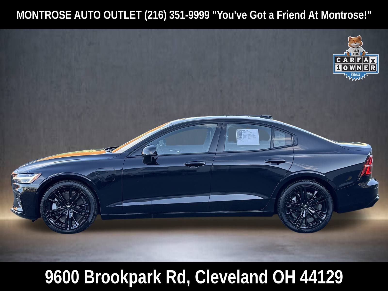 Used 2023 Volvo S60 T8 Plus w/ Climate Package image 7