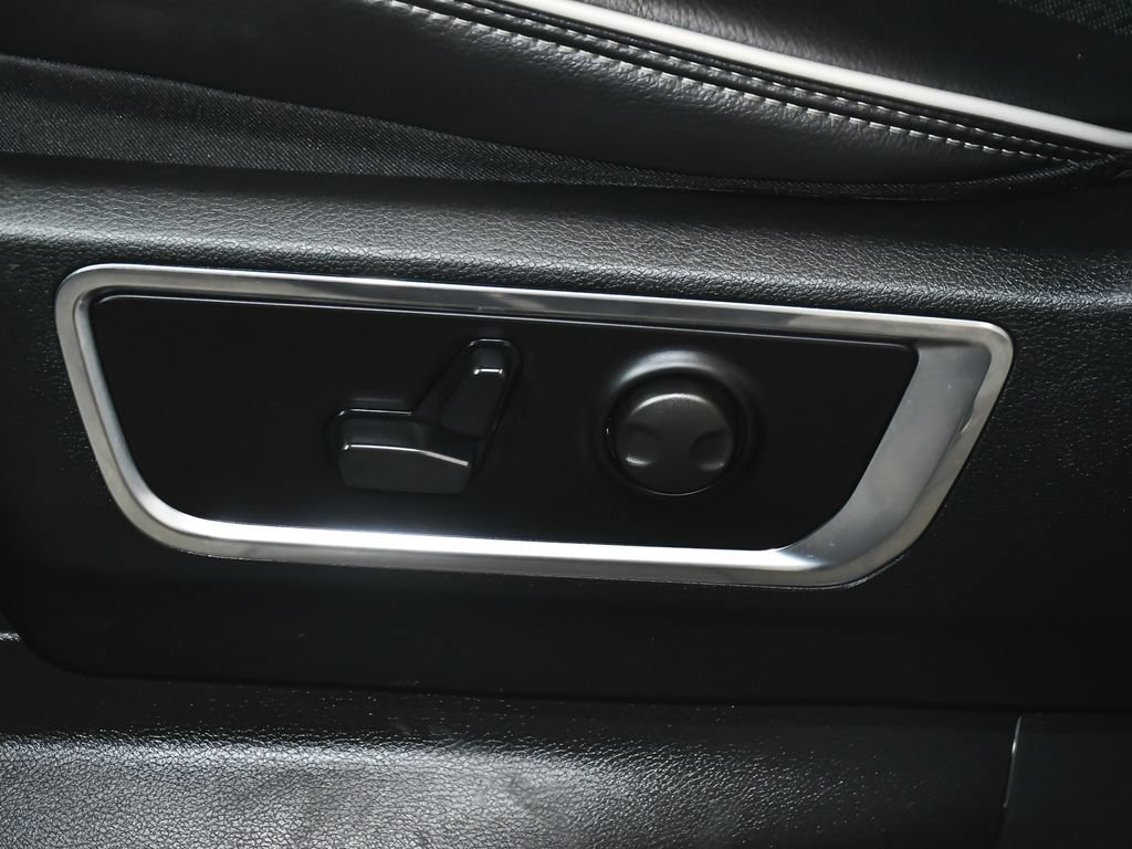 Used 2026 RAM 1500 Laramie AWD/4WD image 38