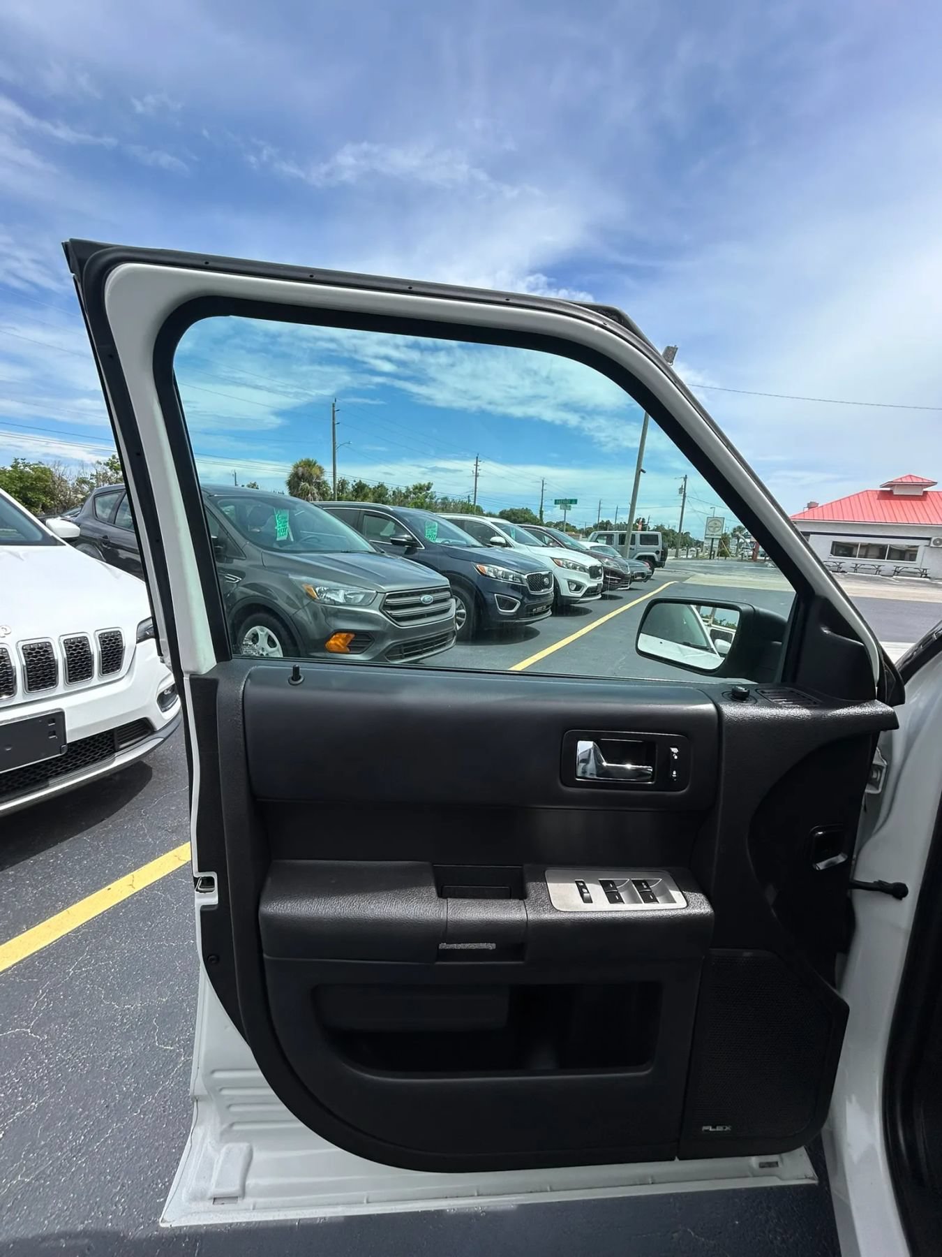 Used 2010 Ford Flex SE FWD image 23