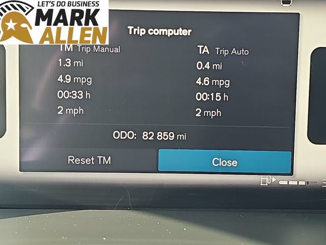 Used 2023 Volvo XC40 B5 Plus AWD/4WD image 12