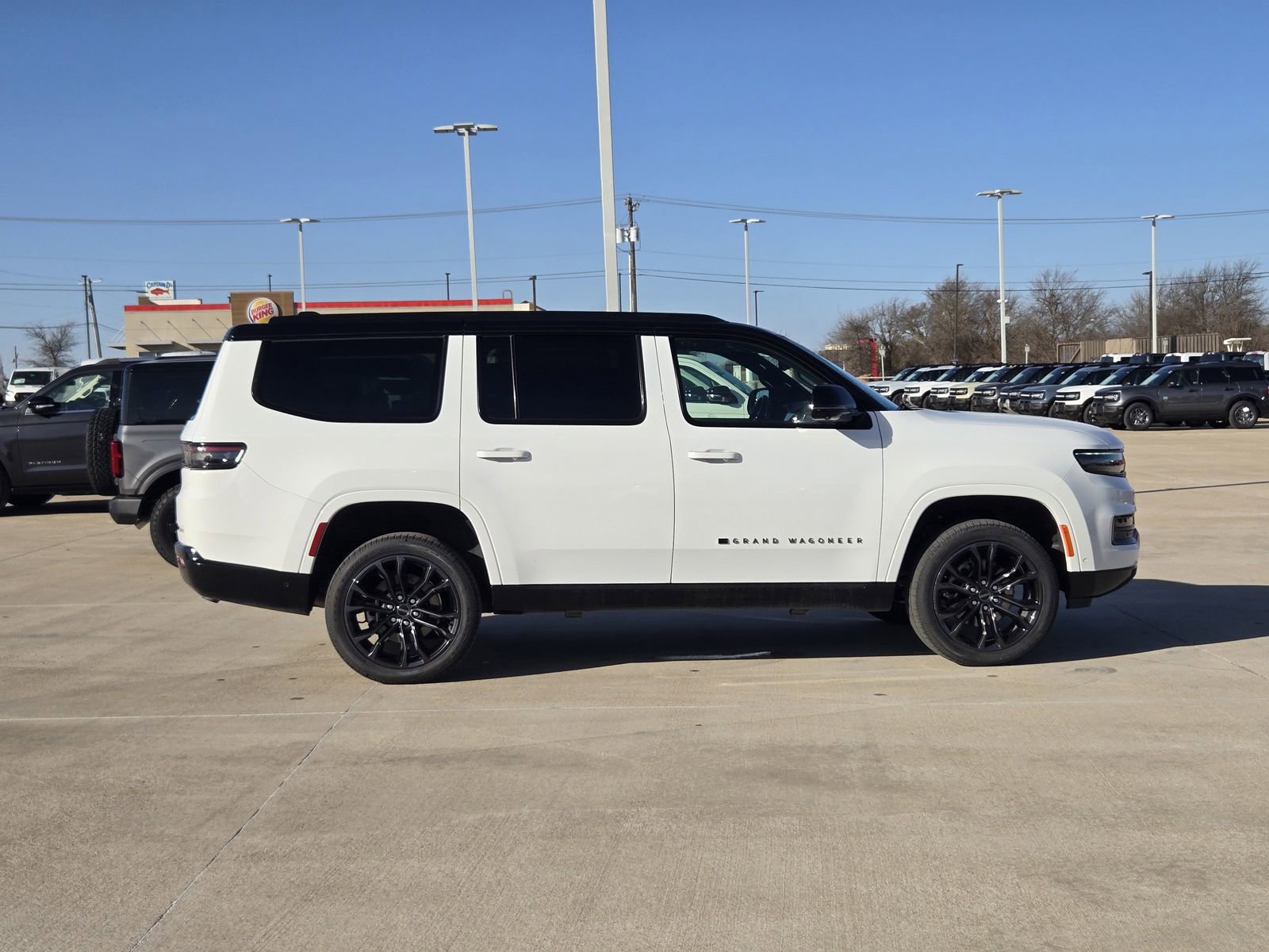 Used 2024 Jeep Grand Wagoneer Series II w/ Quick Order Packagew 28T image 7