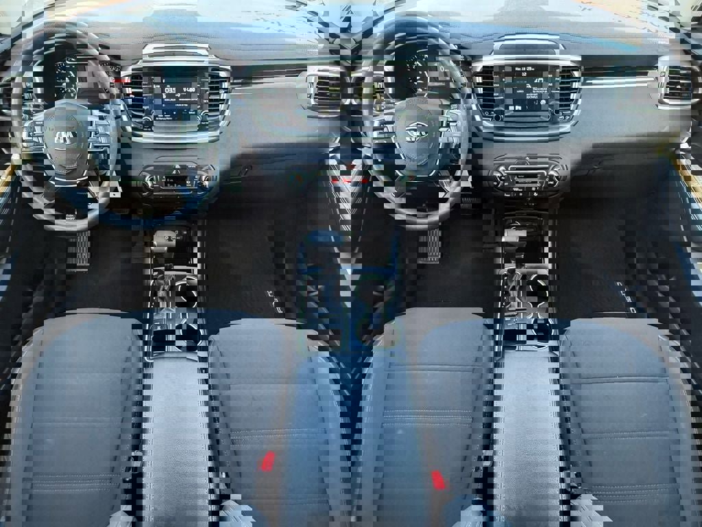 Used 2019 Kia Sorento LX AWD/4WD image 16