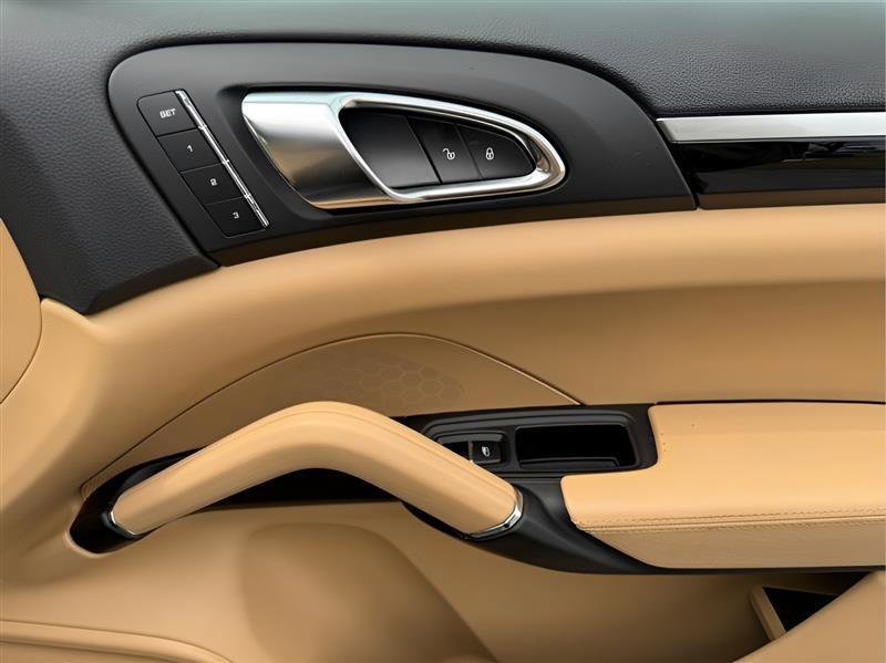 Used 2016 Porsche Cayenne image 38