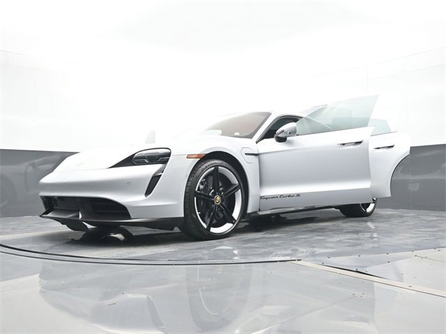 Used 2022 Porsche Taycan Turbo S image 31