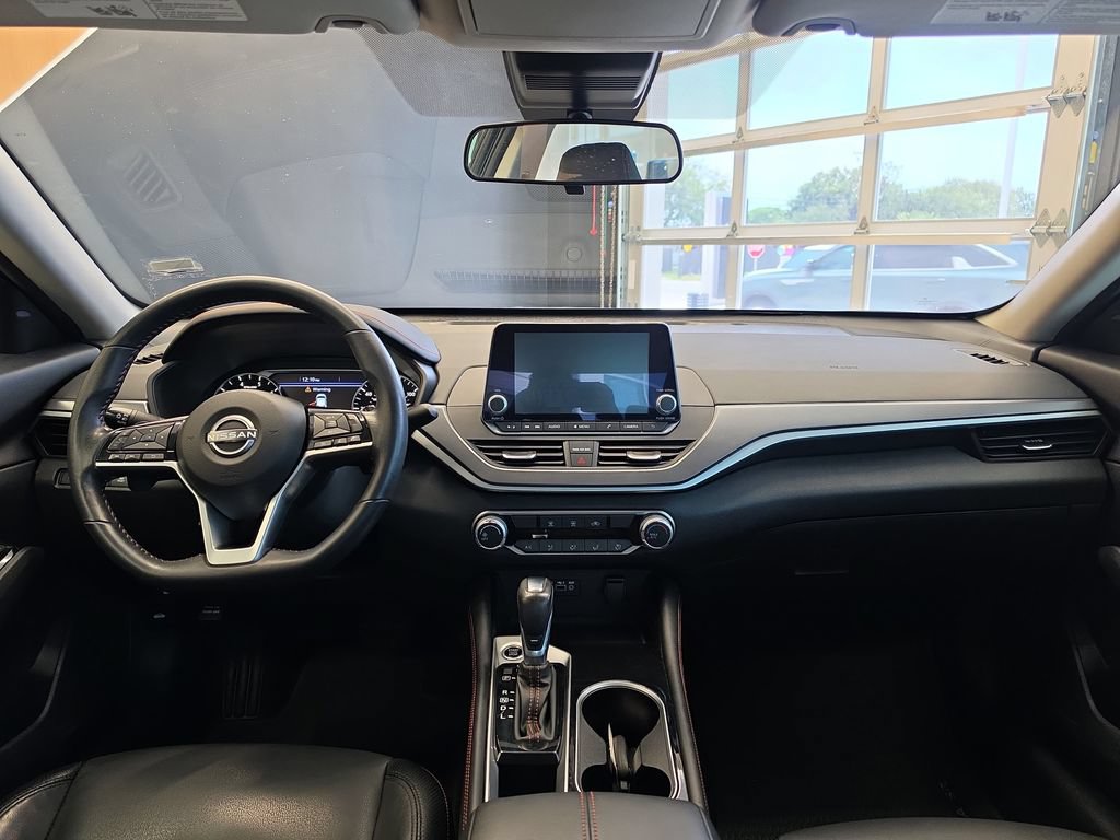 Used 2024 Nissan Altima 2.5 SR FWD image 17