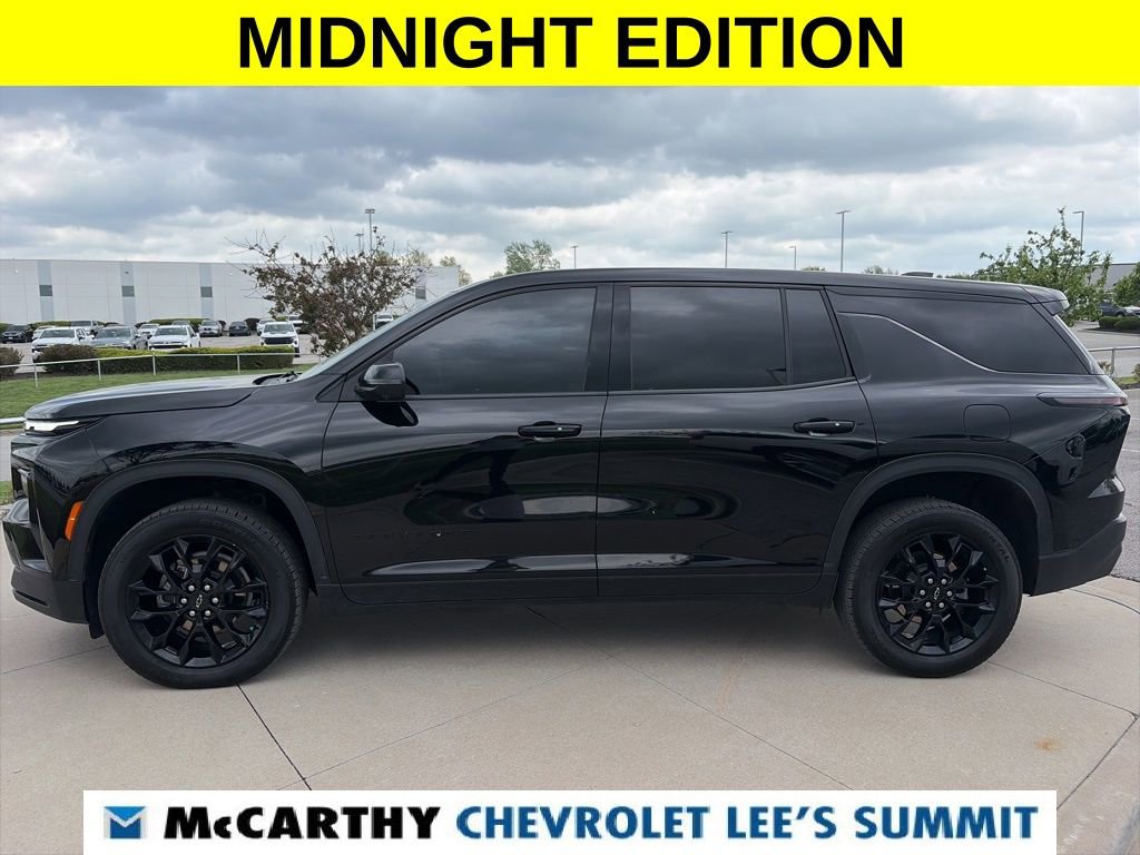 Used 2024 Chevrolet Traverse LS w/ Midnight/Sport Edition image 5