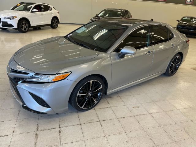 Used 2020 Toyota Camry XSE FWD image 3