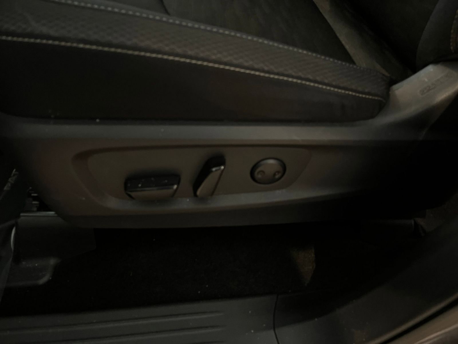 Used 2025 Nissan Pathfinder SV AWD/4WD image 22
