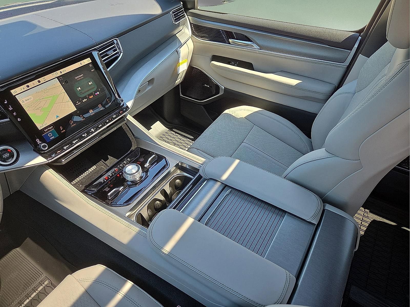 New 2026 Jeep Grand Wagoneer Limited AWD/4WD image 12