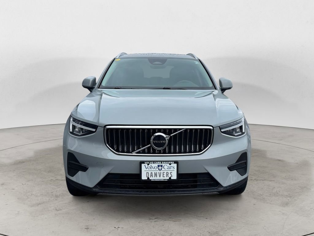 Certified 2025 Volvo XC40 B5 Core image 27