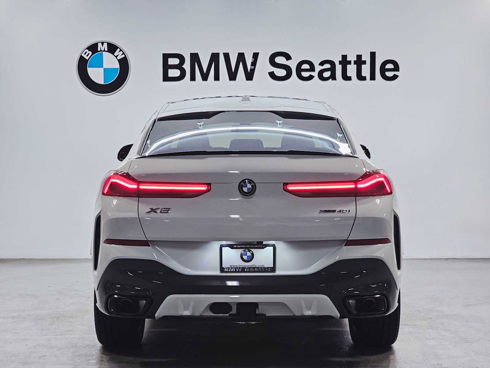 New 2026 BMW X6 xDrive40i w/ Climate Comfort Package image 5