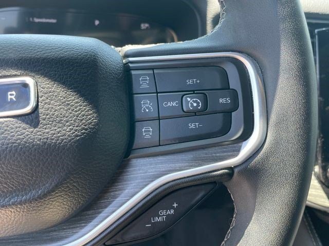 Certified 2024 Jeep Wagoneer L Series II w/ Flexible Seating Group AWD/4WD image 45