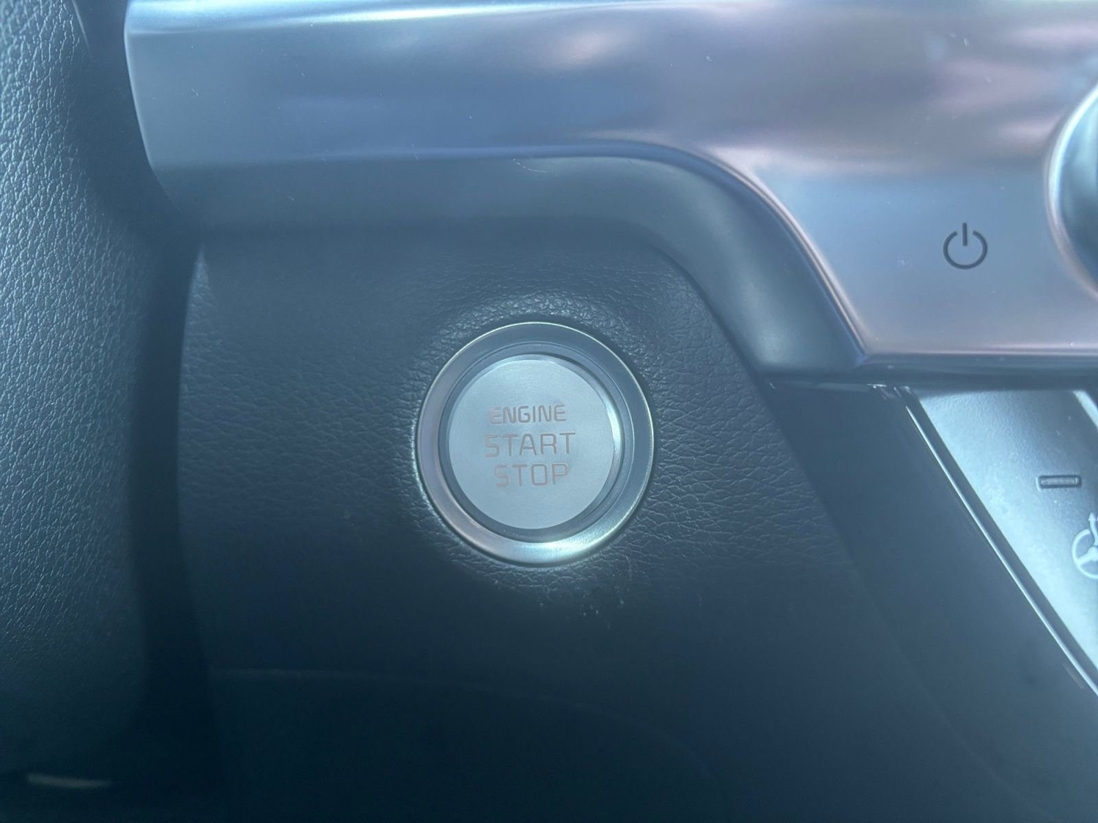 Used 2022 Kia Telluride SX w/ SX Prestige Package image 24