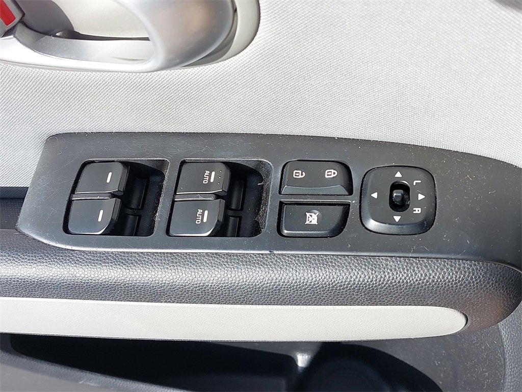 Used 2014 Kia Soul Base image 22