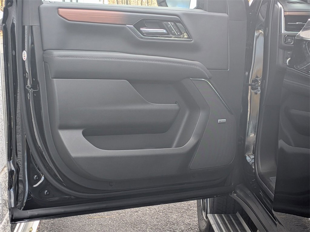 New 2026 GMC Yukon XL Denali w/ Sun & Power Step Package image 13
