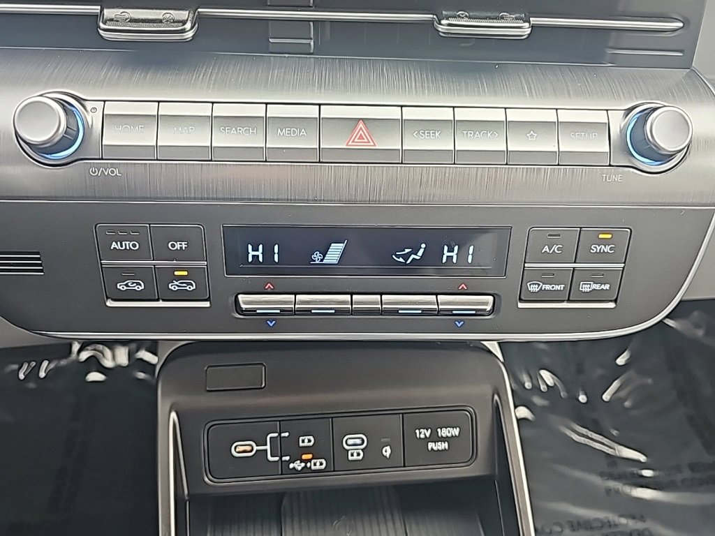 Used 2024 Hyundai Kona Limited image 23