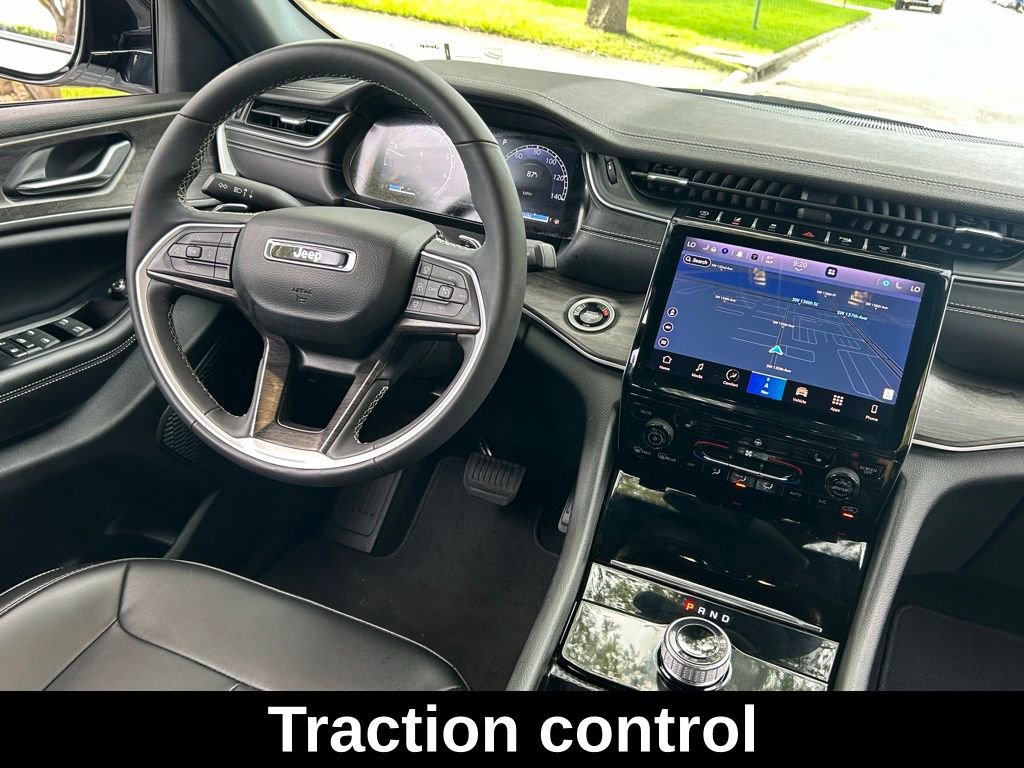 Certified 2024 Jeep Grand Cherokee Limited w/ Black Appearance Package image 12