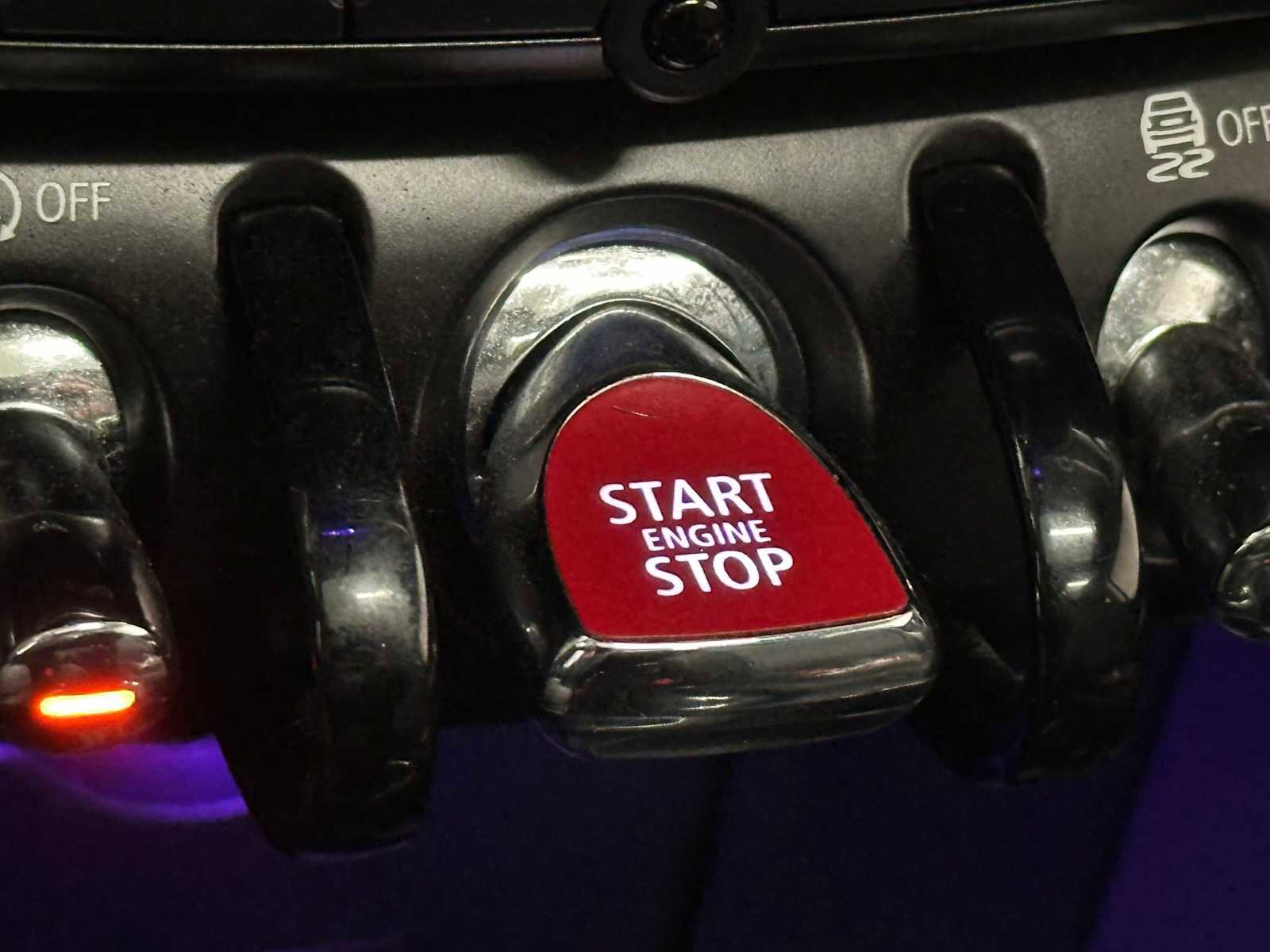 Used 2014 MINI Cooper 2-Door Hardtop image 18