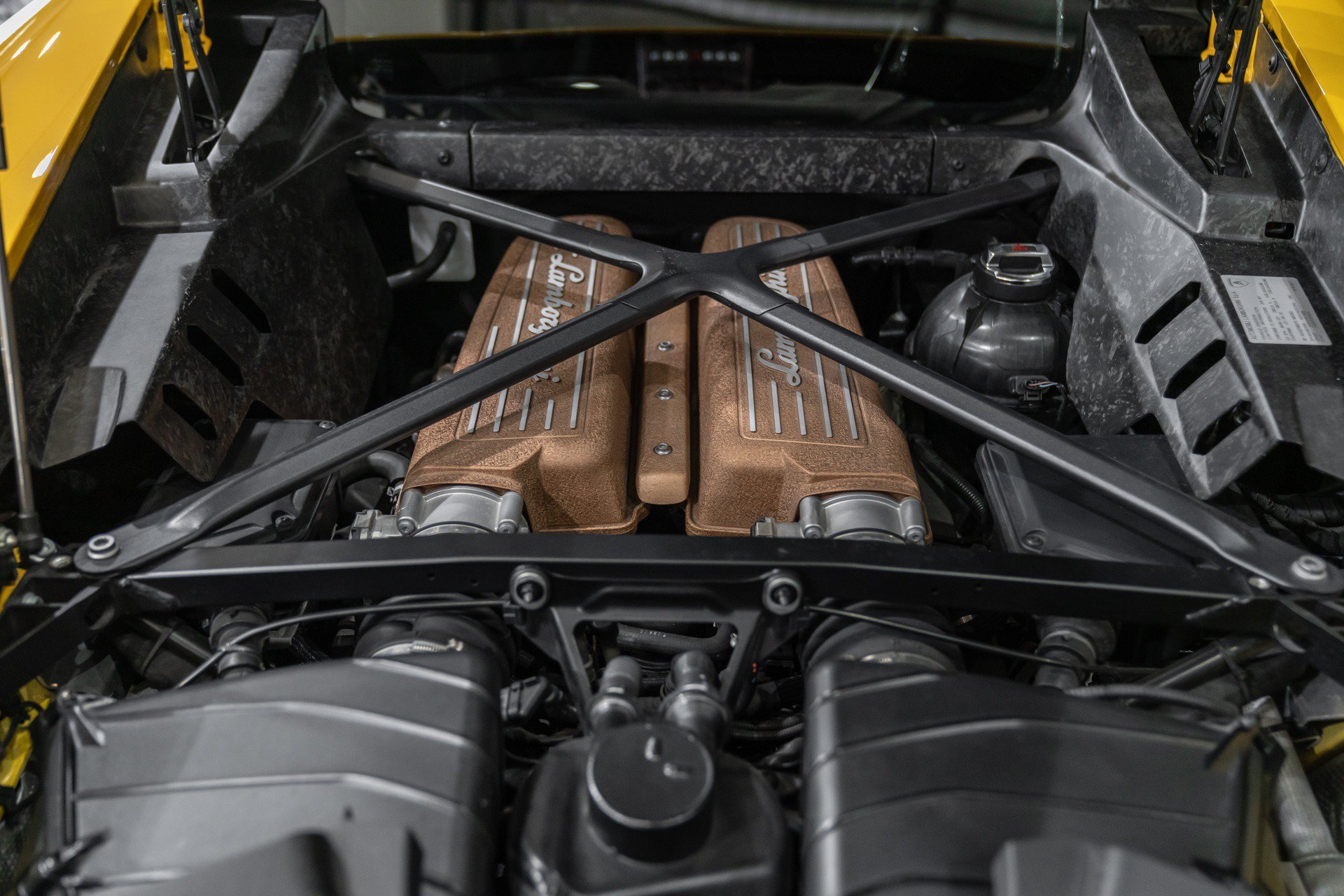 Used 2018 Lamborghini Huracan Performante AWD/4WD image 52