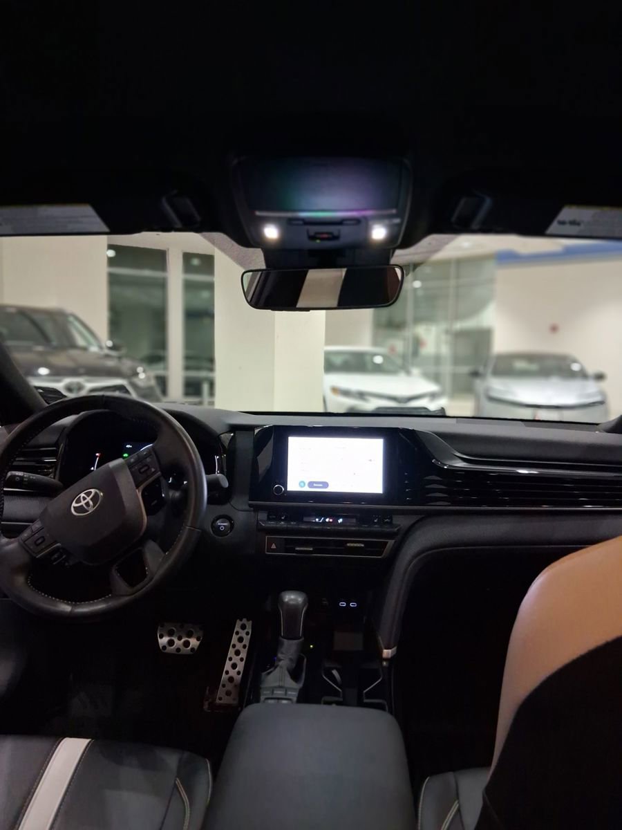 Used 2025 Toyota Camry SE w/ Convenience Package image 19