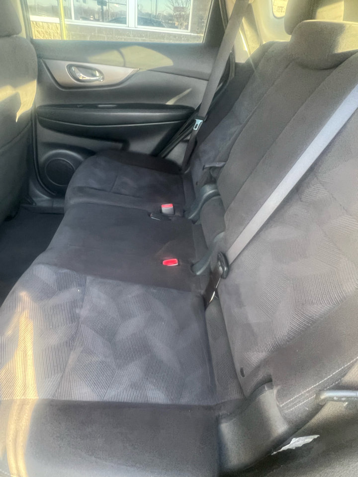 Used 2015 Nissan Rogue SV image 11