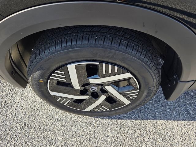 New 2026 Nissan Kicks SV w/ SV Premium Package image 17