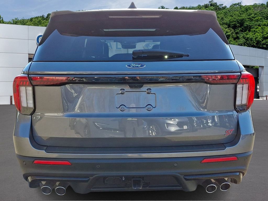 Certified 2025 Ford Explorer ST image 5