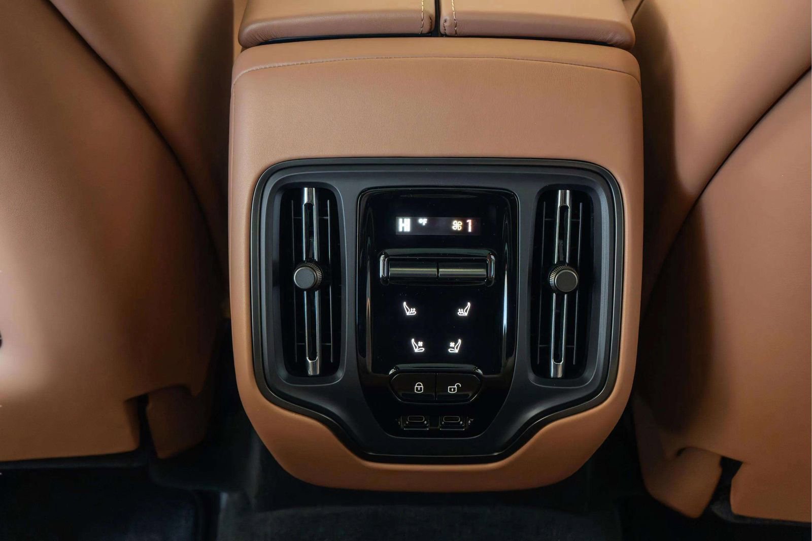 New 2026 Aston Martin DBX S AWD/4WD image 52