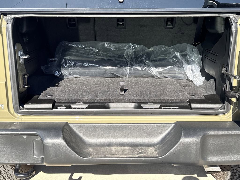 Used 2025 Jeep Wrangler Sport S image 13