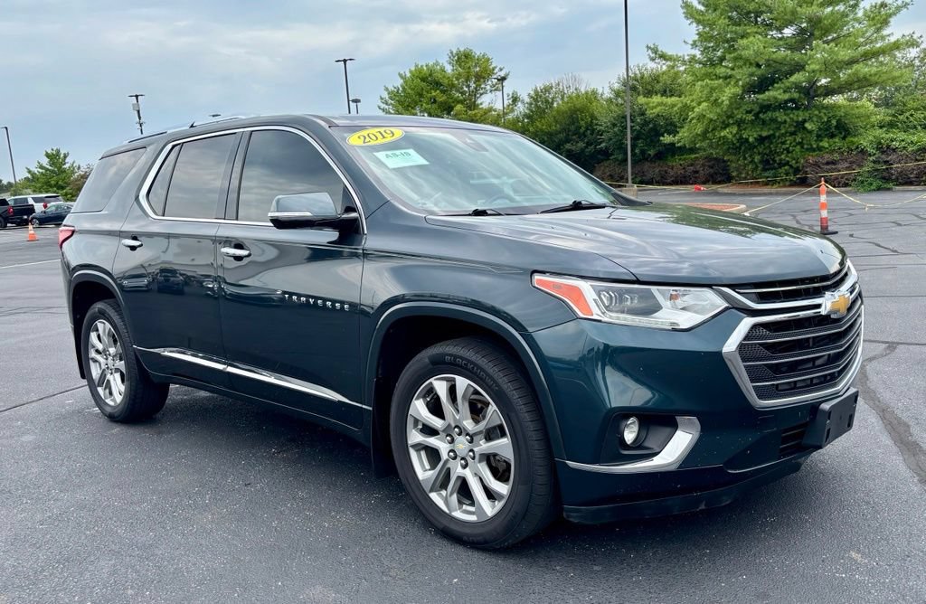 Used 2019 Chevrolet Traverse Premier w/ Driver Confidence II Package FWD image 9