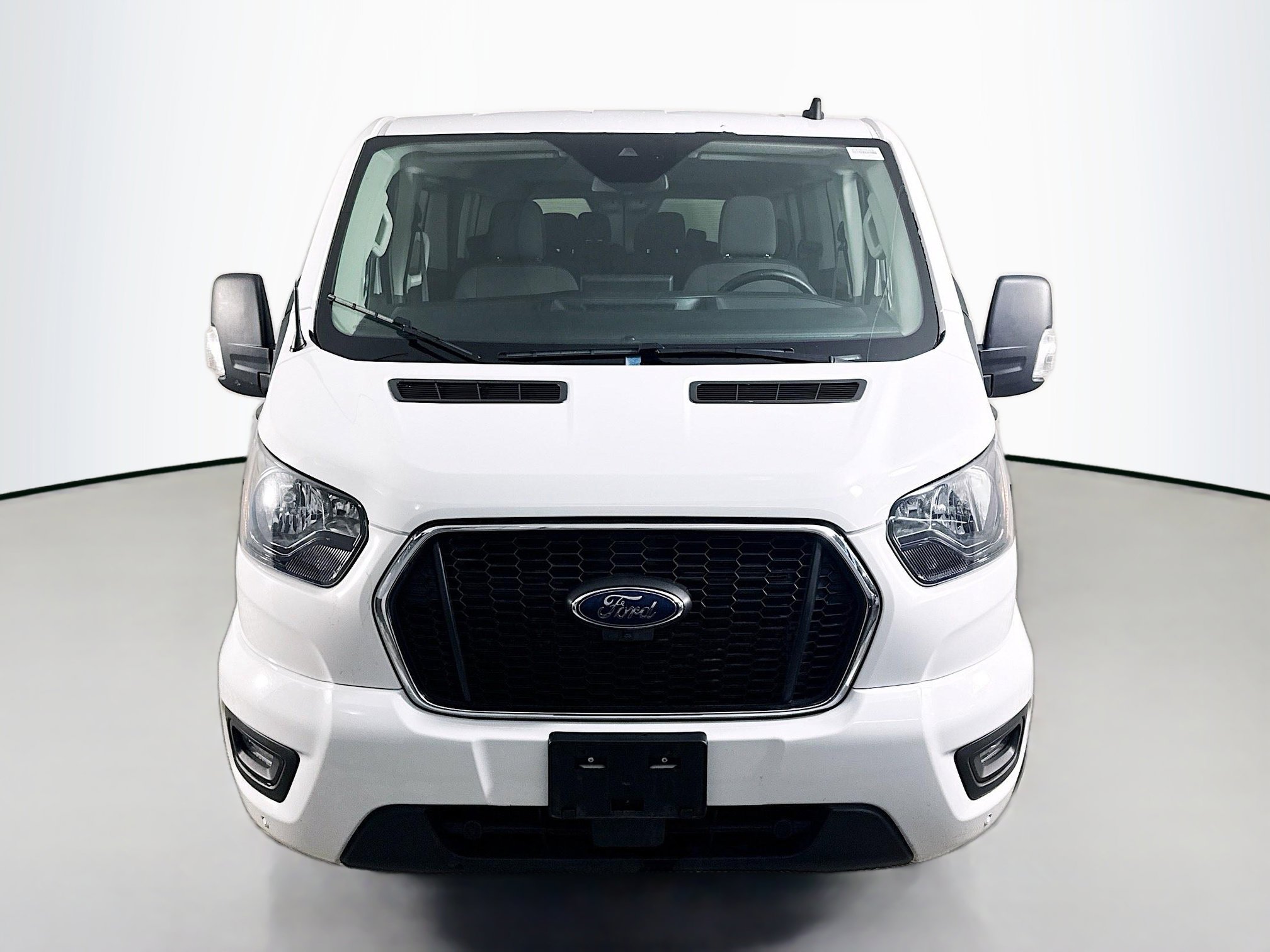 Used 2023 Ford Transit 350 XLT image 2