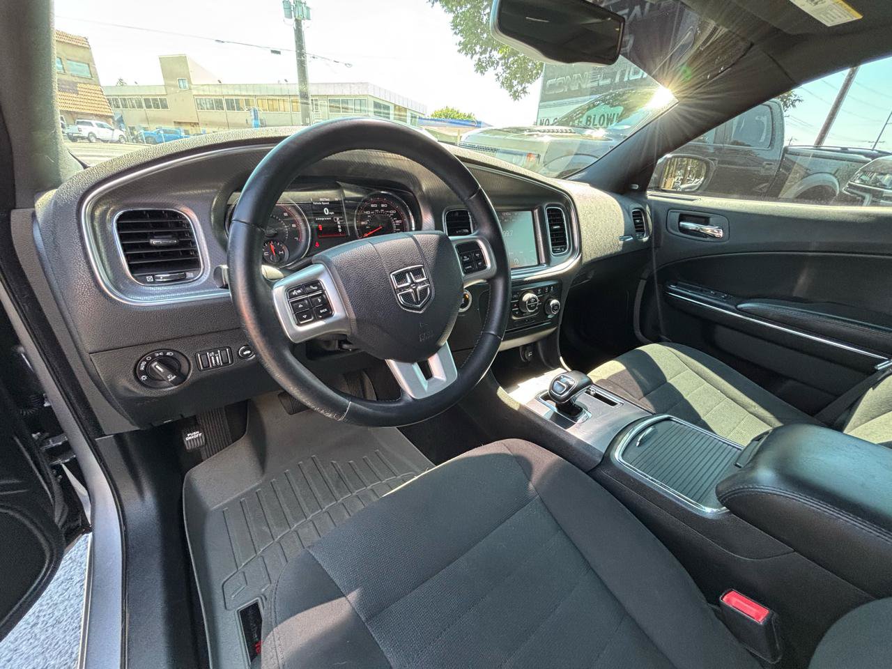 Used 2014 Dodge Charger SXT RWD image 13