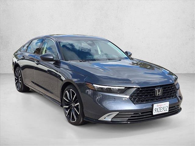 Used 2025 Honda Accord Touring image 3
