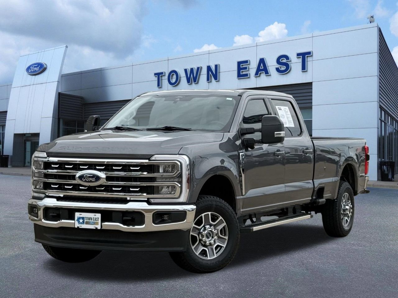 Used 2024 Ford F350 Lariat w/ FX4 Off-Road Package AWD/4WD image 1