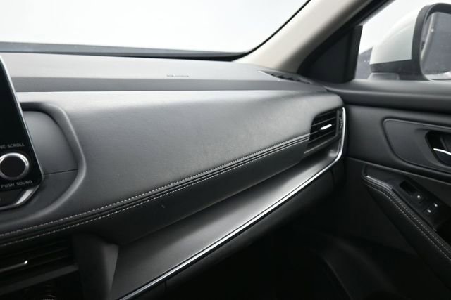 Used 2025 Nissan Rogue SV AWD/4WD image 22